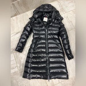 Moncler Moka Shiny Fitted Puffer Coat with Hood
